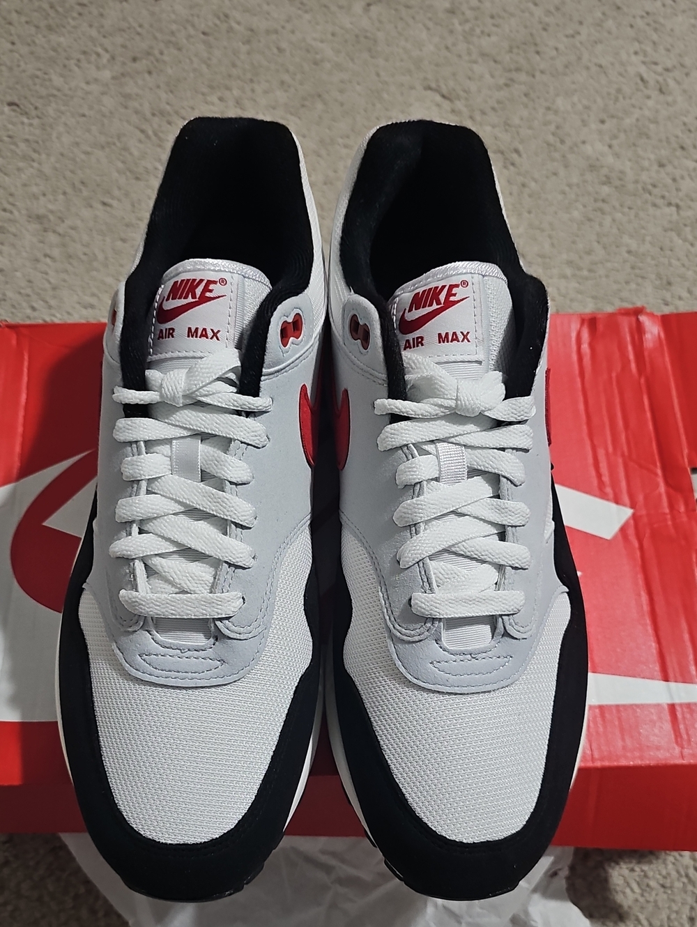 Nike Men's White Black Sneakers with Red Accents